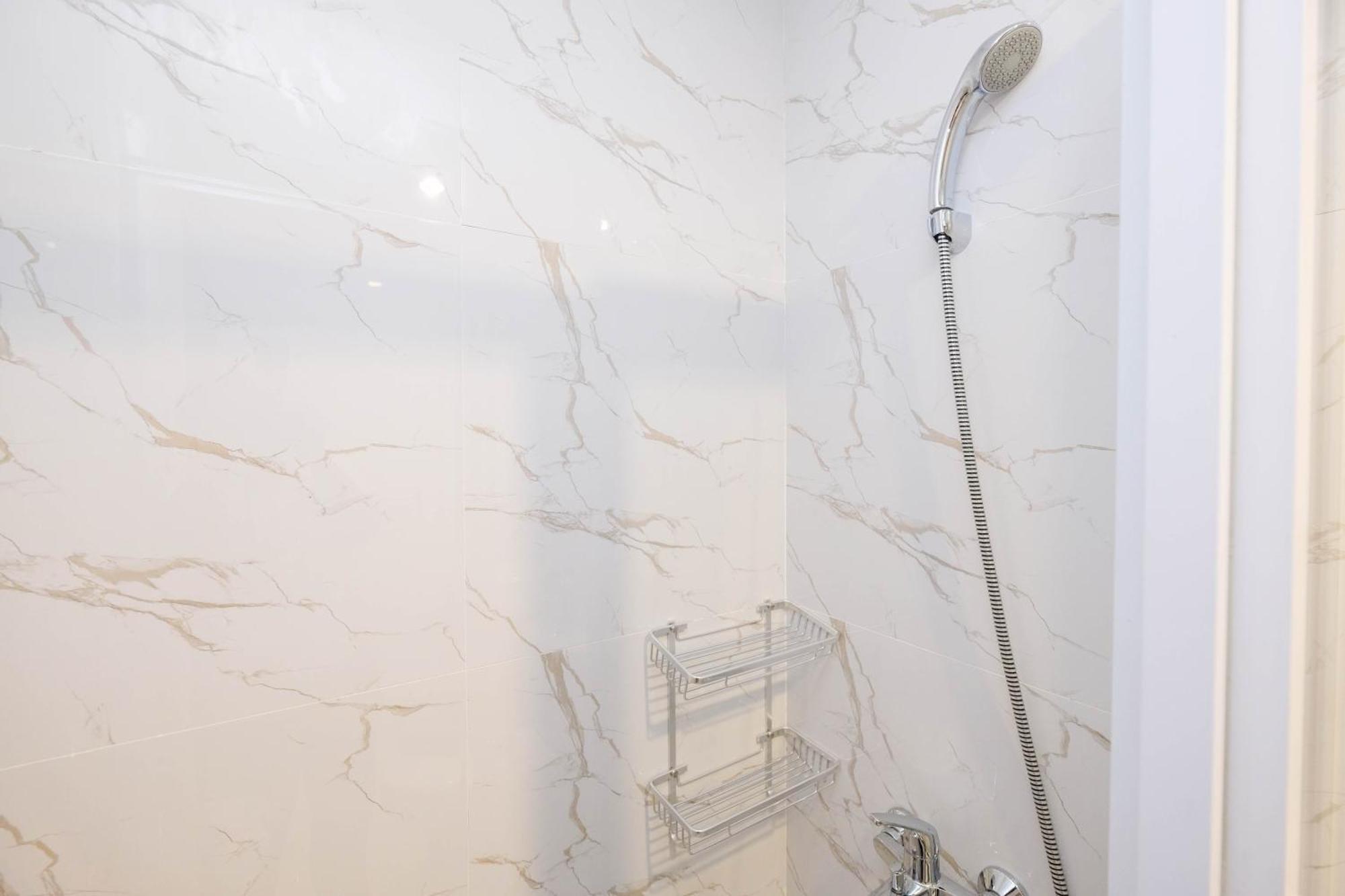 Spacious At Grand Kamala Lagoon By Travelio Apartemen